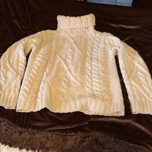 Fisherman 100 % Merino wool Cable knit sweater 💚